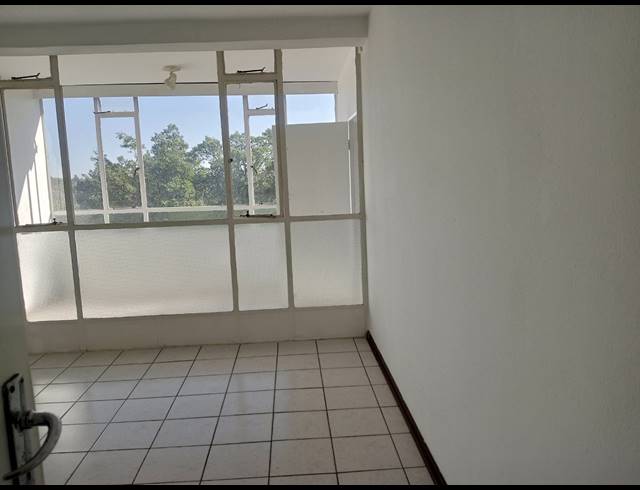 2 BEDROOM SECTIONAL TITLE FOR SALE IN PARKDENE
